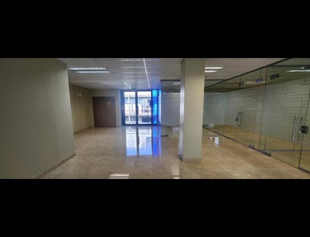 BUSINESS PROPERTY TO RENT IN BEDFORD GARDENS